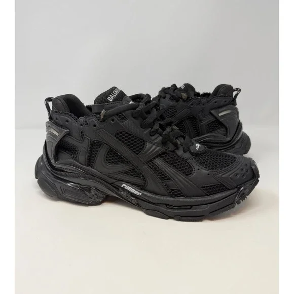 Balenciaga Runner Sneaker Matte Black Size 9 US 42 EU - Picture 1 of 9